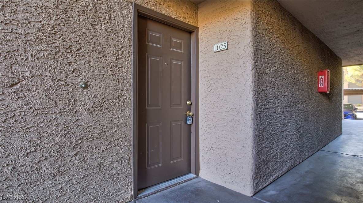 2200 South Fort Apache Road 1025 Property Photo 1