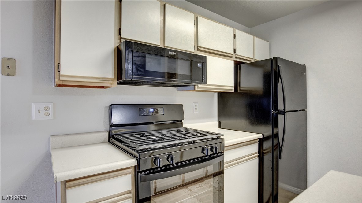 2200 South Fort Apache Road 1025 Property Photo 6