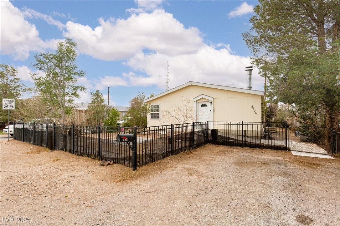 5606 East Carey Avenue Property Photo 1