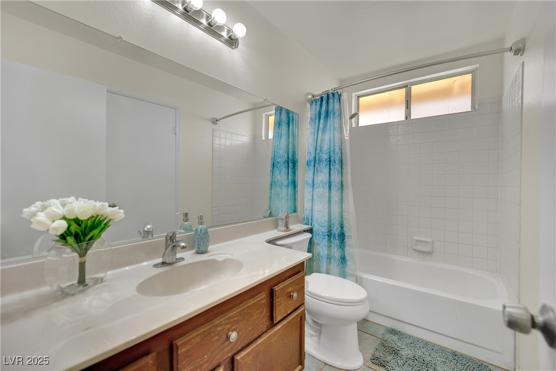 1676 Divinity Street Property Photo 9