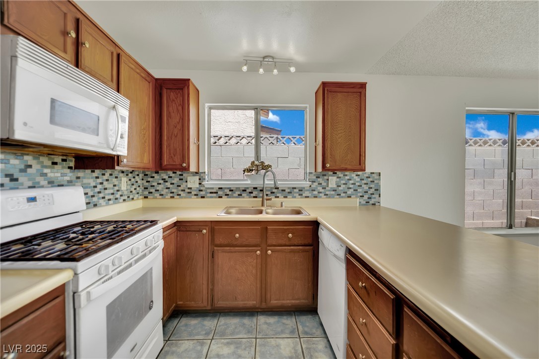 1676 Divinity Street Property Photo 18
