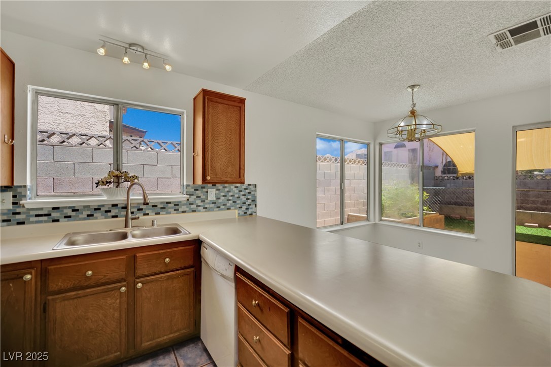 1676 Divinity Street Property Photo 20
