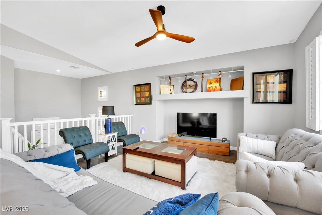 11018 Salernes Street Property Photo 6