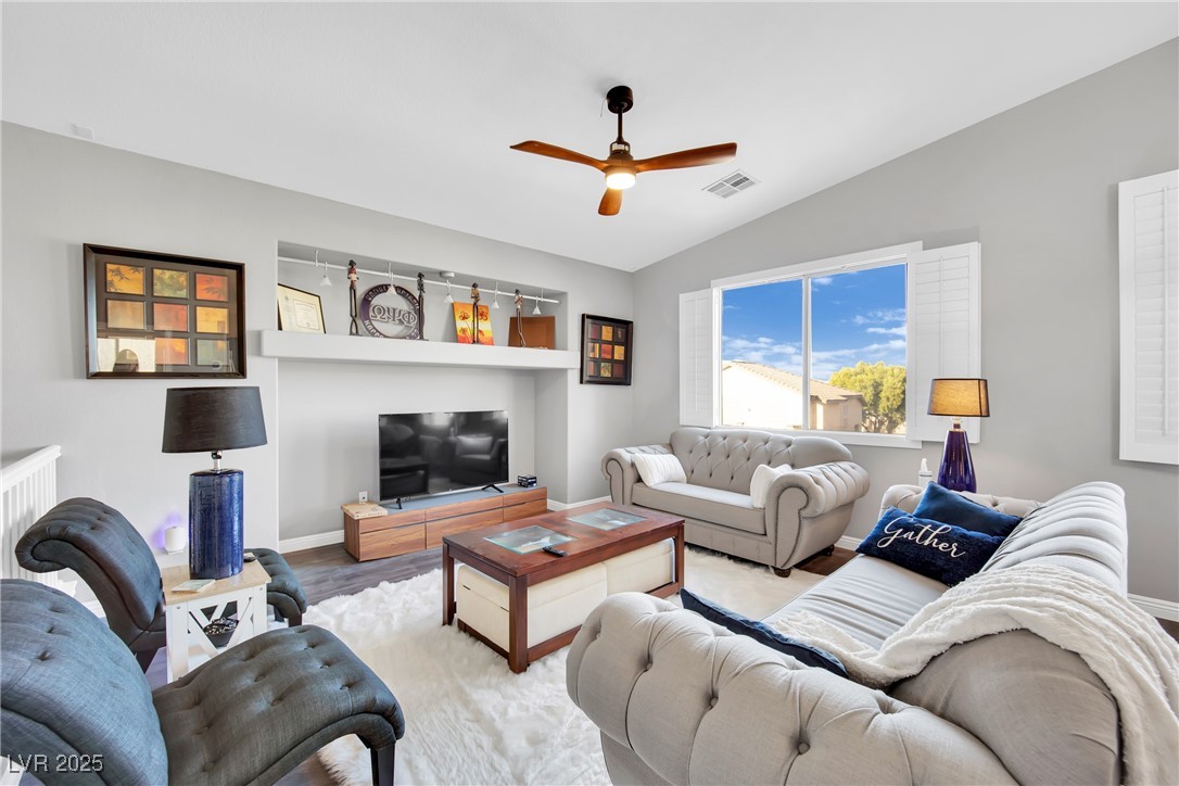 11018 Salernes Street Property Photo 8