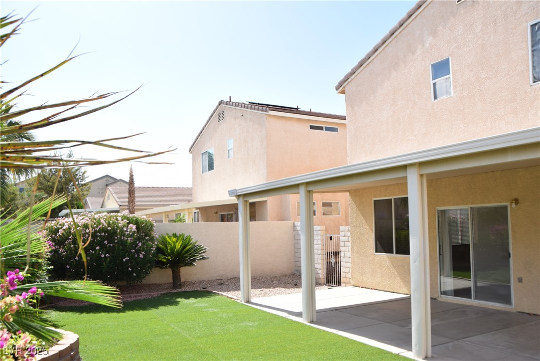 9025 Tumblewood Avenue Property Photo 3