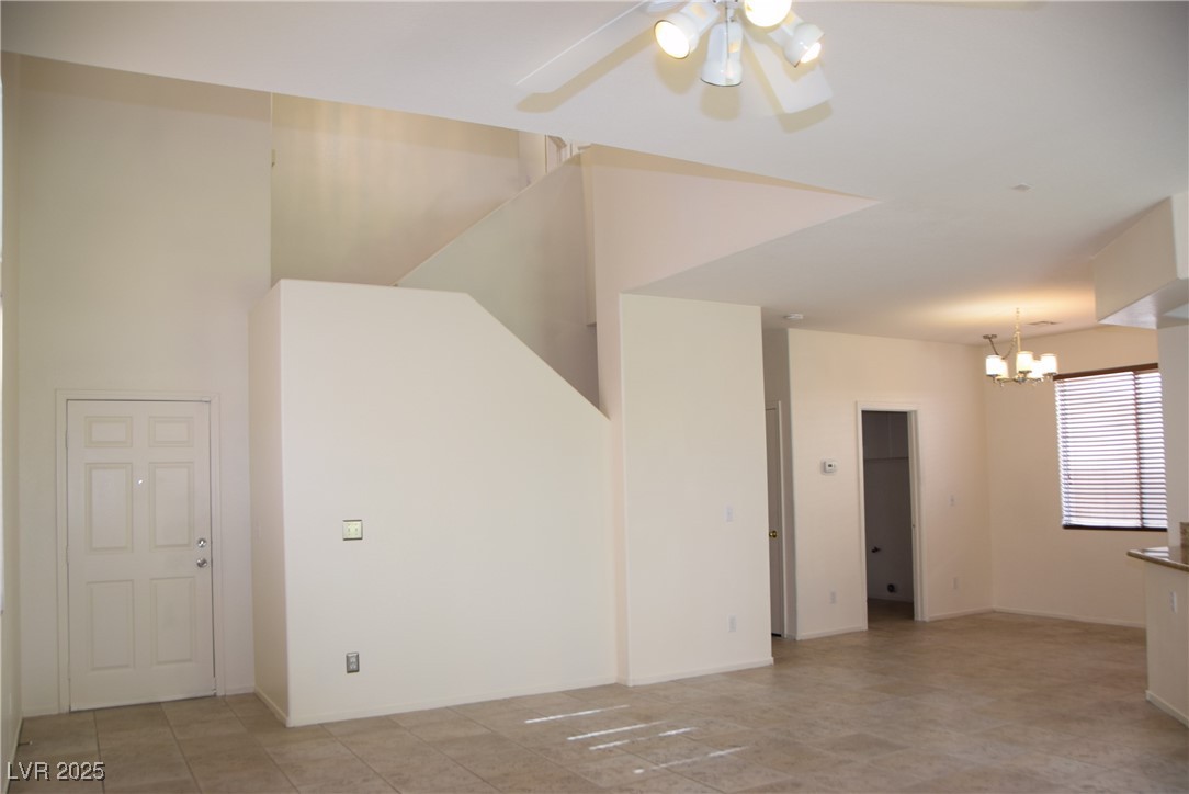 9025 Tumblewood Avenue Property Photo 8