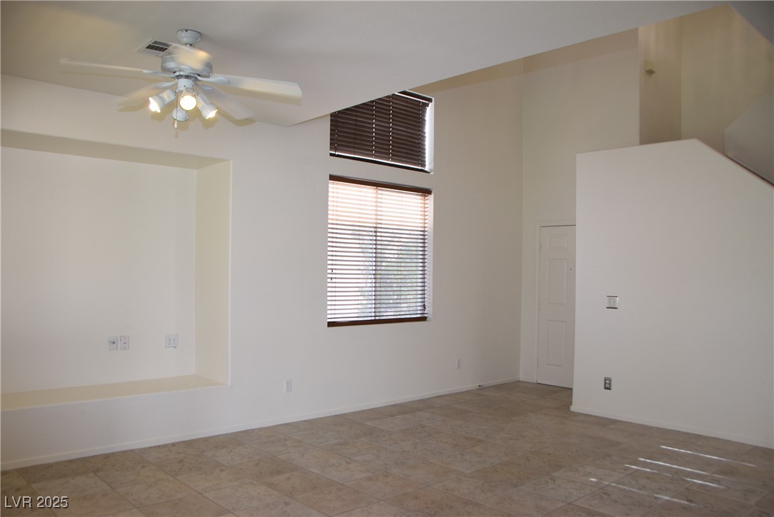 9025 Tumblewood Avenue Property Photo 9