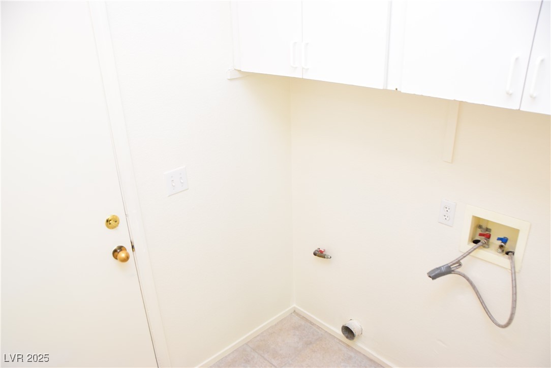 9025 Tumblewood Avenue Property Photo 15