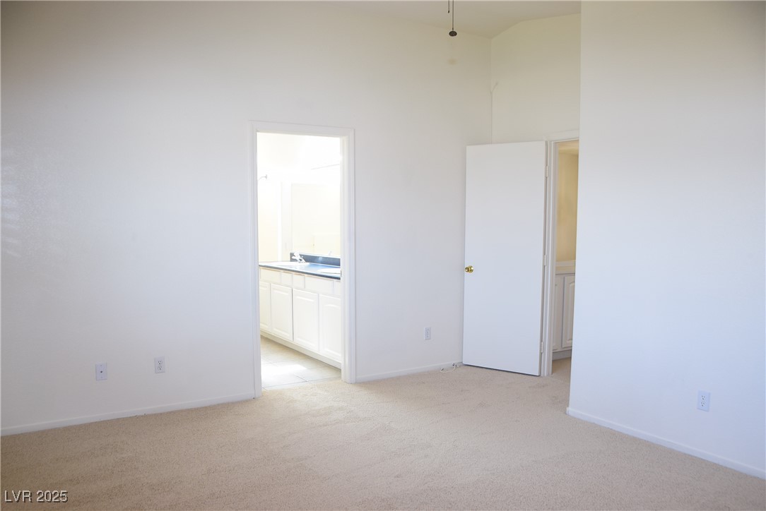 9025 Tumblewood Avenue Property Photo 30