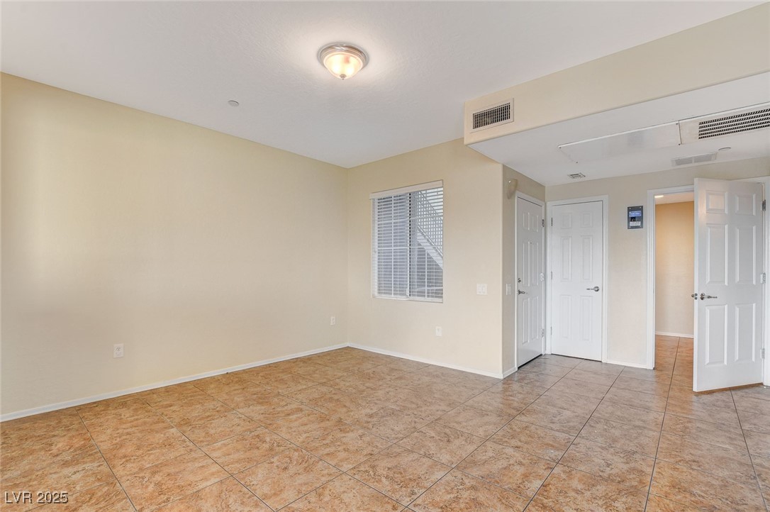 6868 Sky Pointe Drive 1109 Property Photo 5