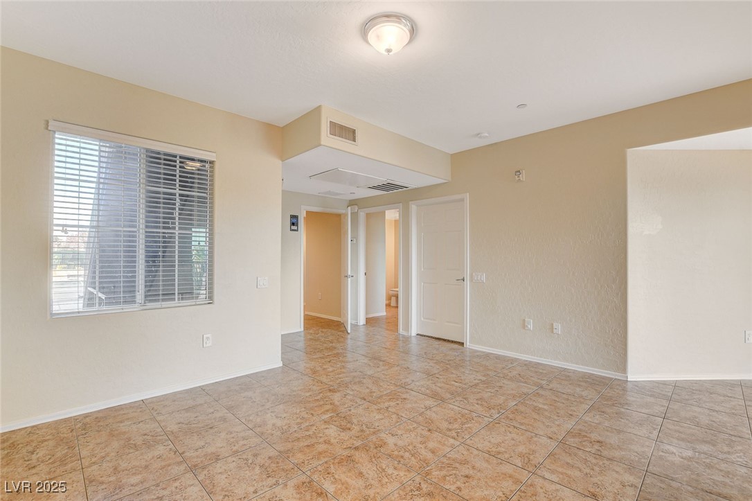 6868 Sky Pointe Drive 1109 Property Photo 6