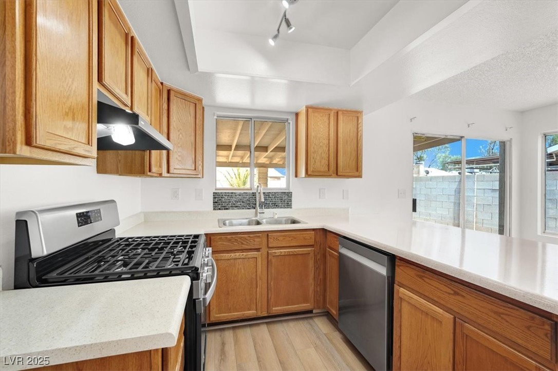 3908 Longfellow Street Property Photo 4