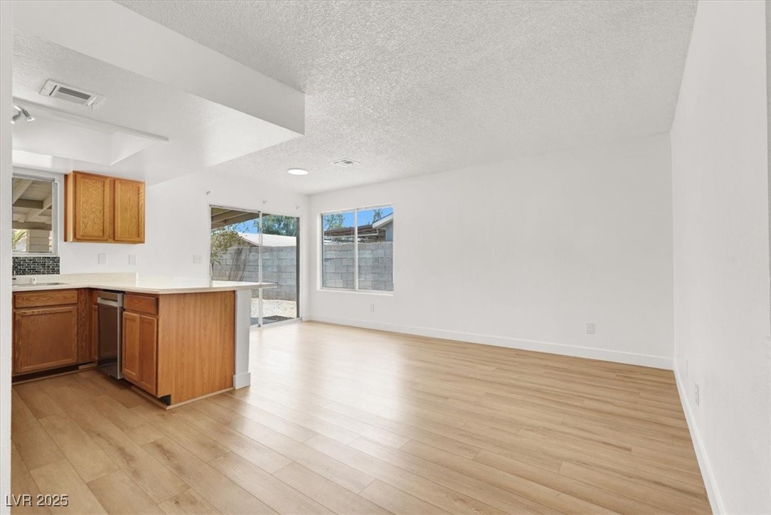 3908 Longfellow Street Property Photo 5