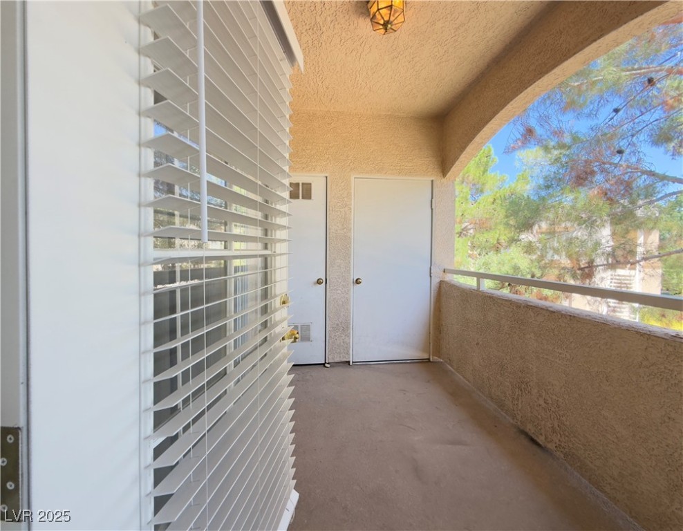 3400 Cabana Drive 2041 Property Photo 10