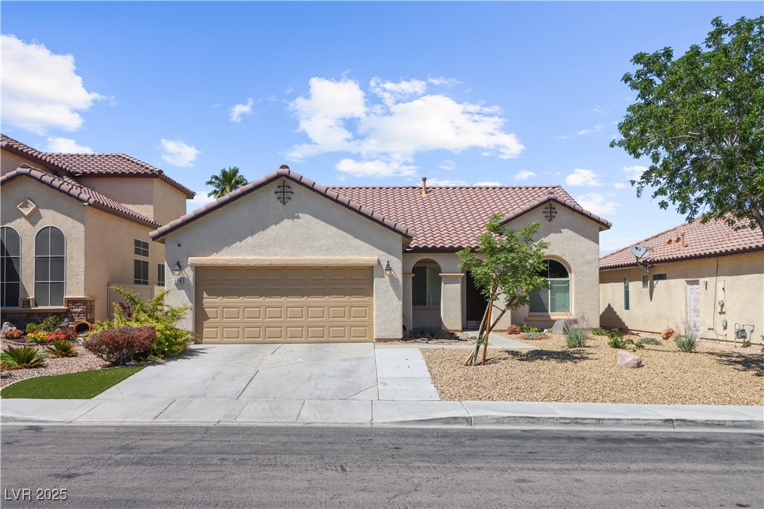 1006 Cove Palisades Drive Property Photo 1