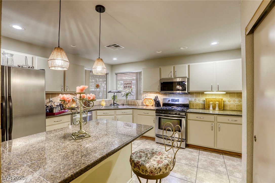 7721 Beach Falls Court Property Photo 15
