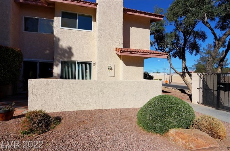 3393 Narod Street Property Photo 1