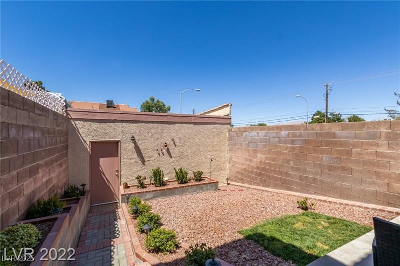 3393 Narod Street Property Photo 19