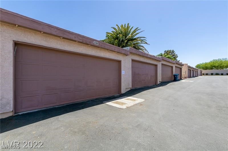 3393 Narod Street Property Photo 28