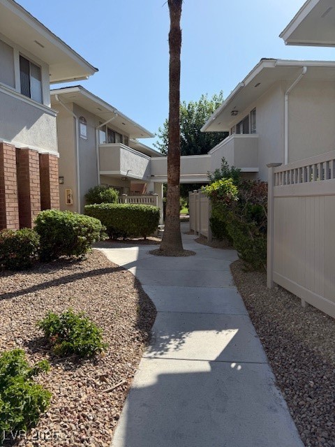 793 Oakmont Avenue 202 Property Photo 11