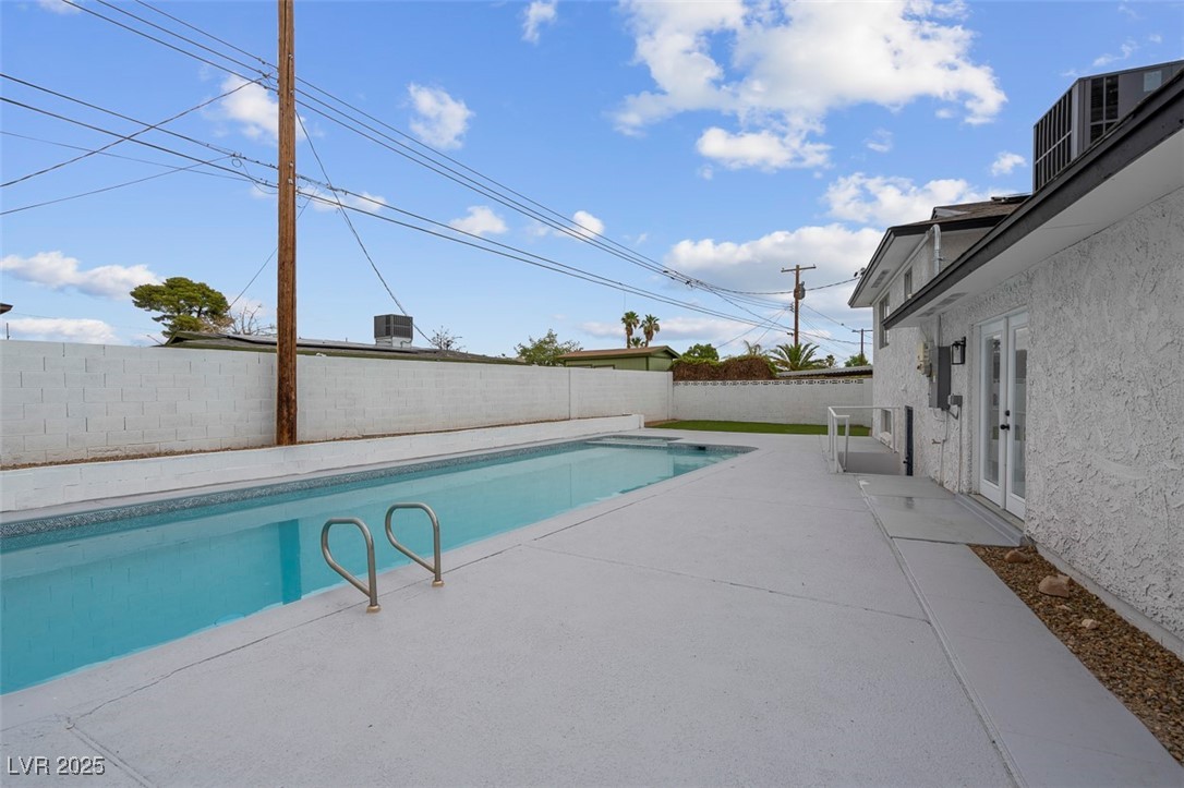 6340 Factor Avenue Property Photo 5