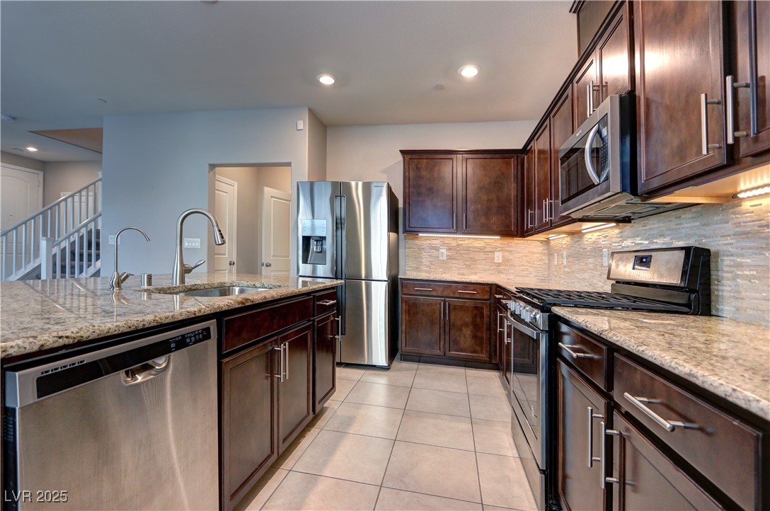 2865 Tanager Hill Street Property Photo 8