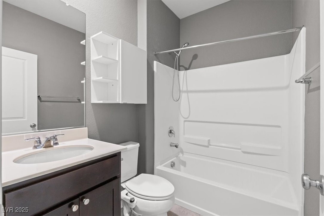 1404 Thurlow Court Property Photo 7