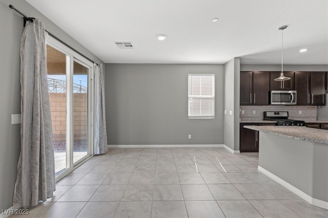 1404 Thurlow Court Property Photo 13