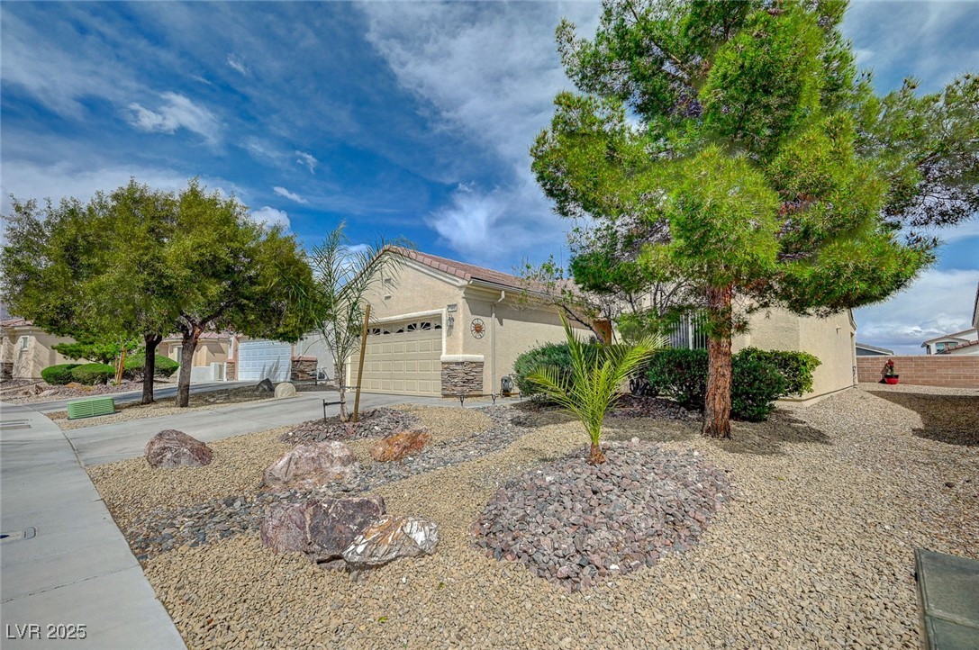 7460 Chaffinch Street Property Photo 3