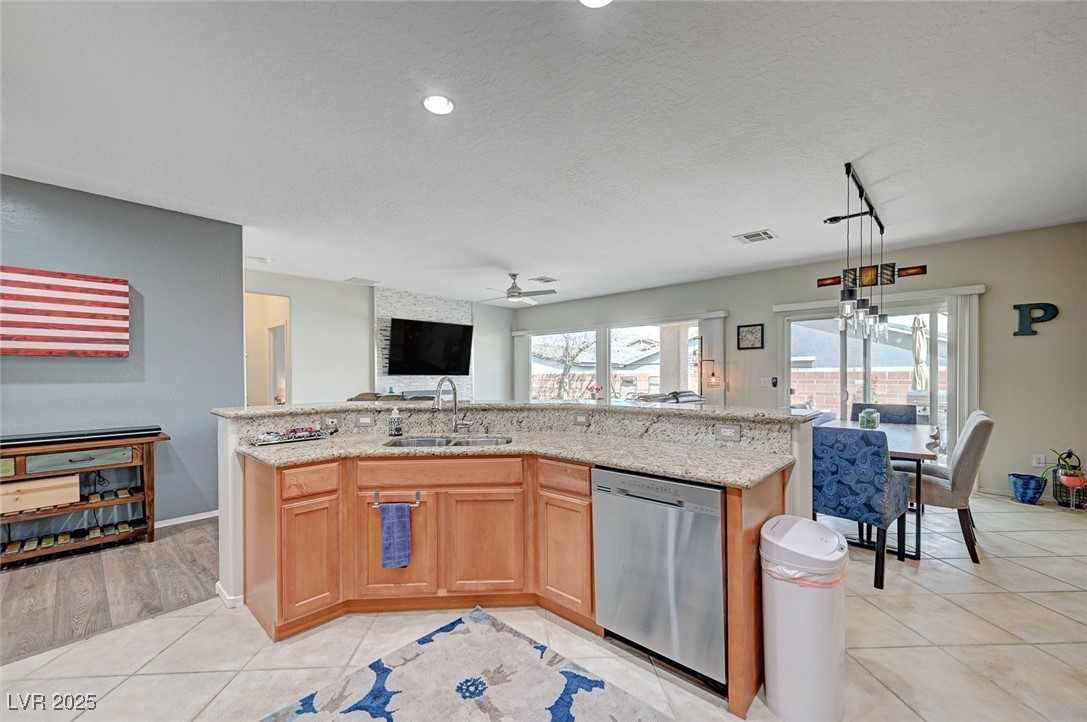 7460 Chaffinch Street Property Photo 20