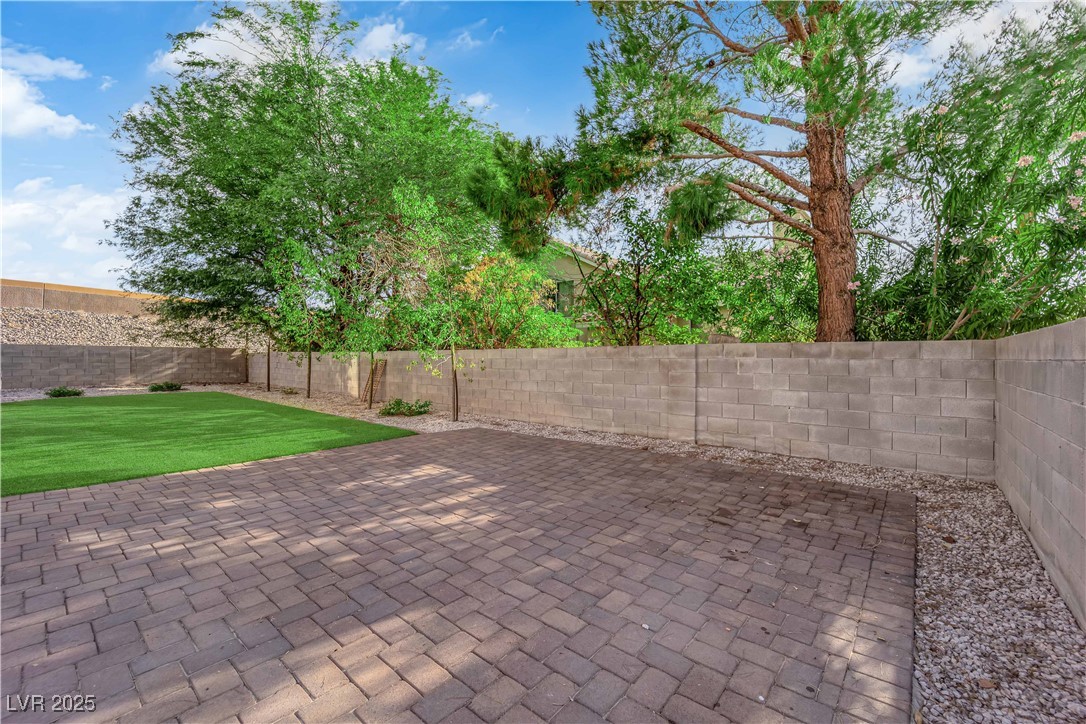 9089 Harvest Season Court Property Photo 24