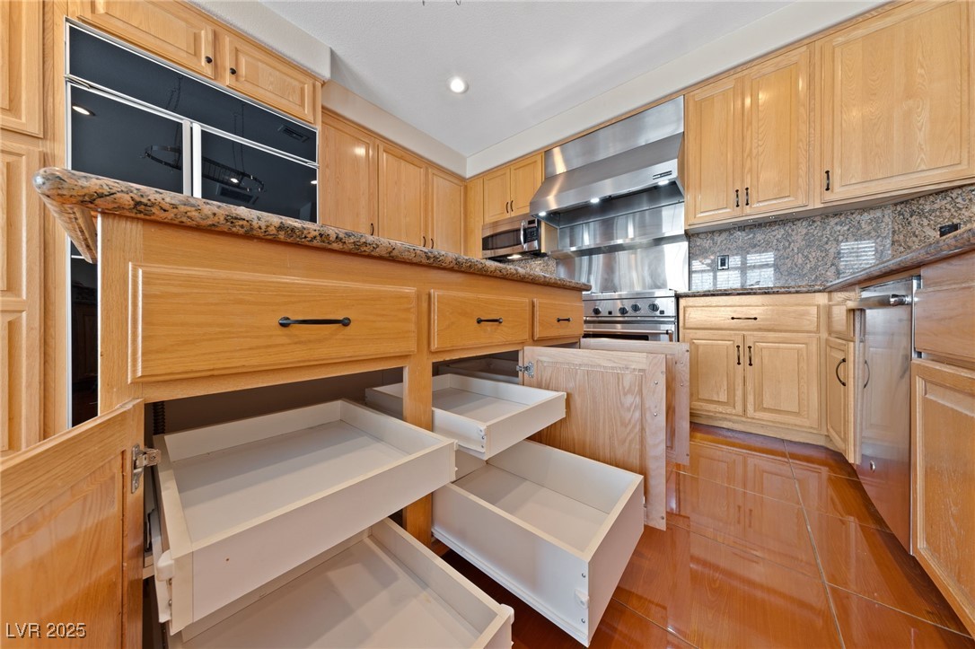 9208 Brilliant Ore Drive Property Photo 44