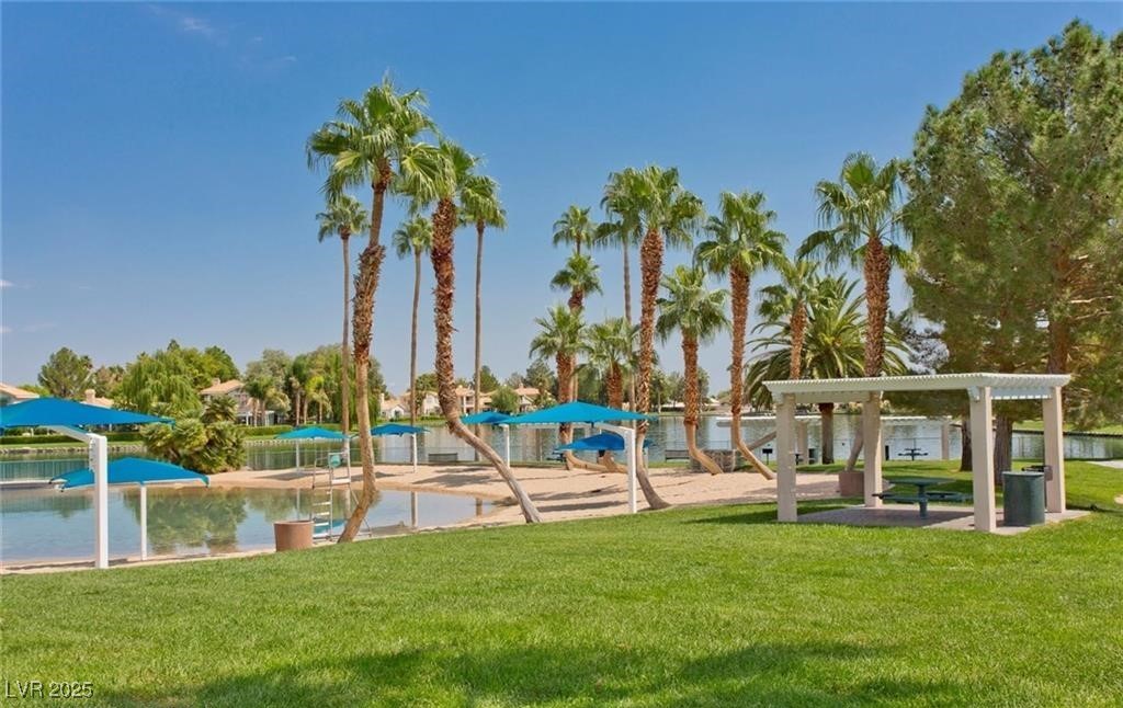 8404 Shore Breeze Drive Property Photo 10