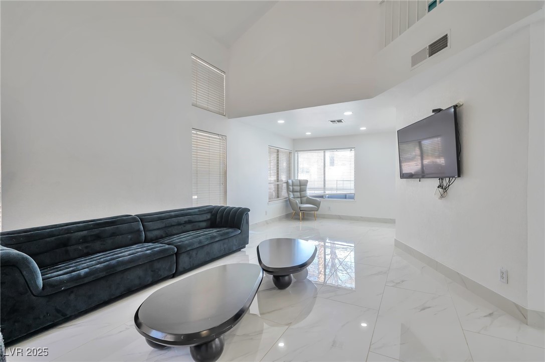 8404 Shore Breeze Drive Property Photo 23