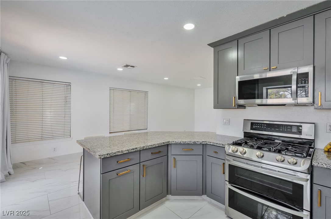 8404 Shore Breeze Drive Property Photo 32