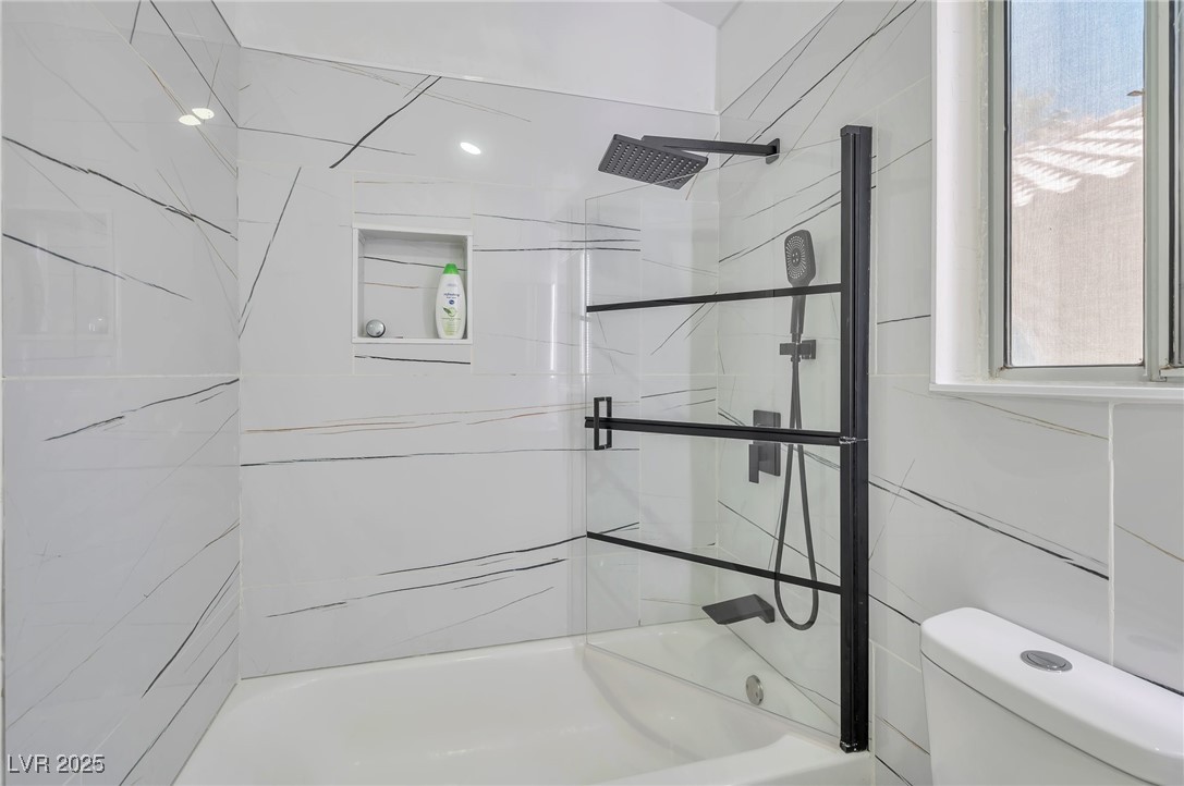 8404 Shore Breeze Drive Property Photo 37
