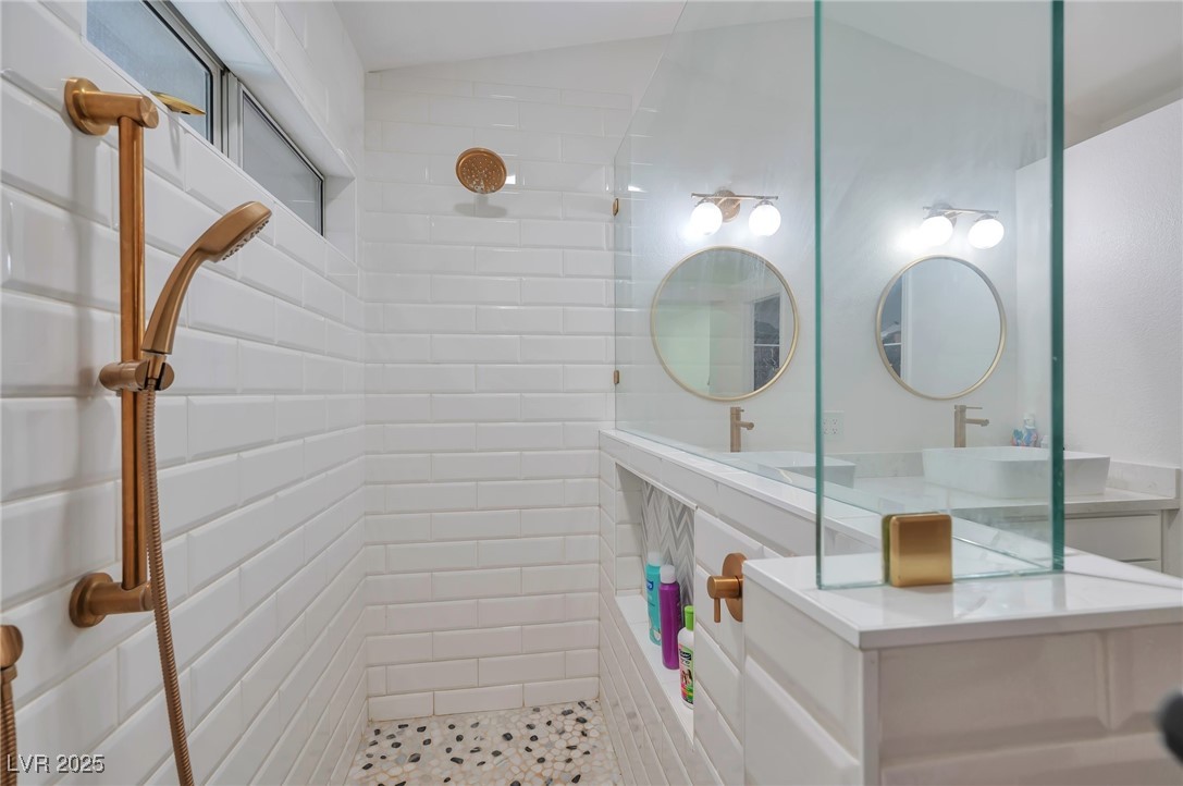 8404 Shore Breeze Drive Property Photo 45