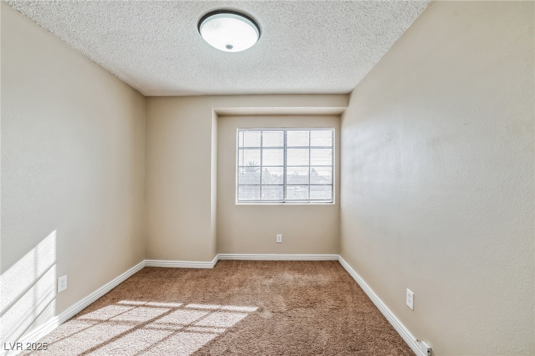 7105 Sixshooter Drive Property Photo 18
