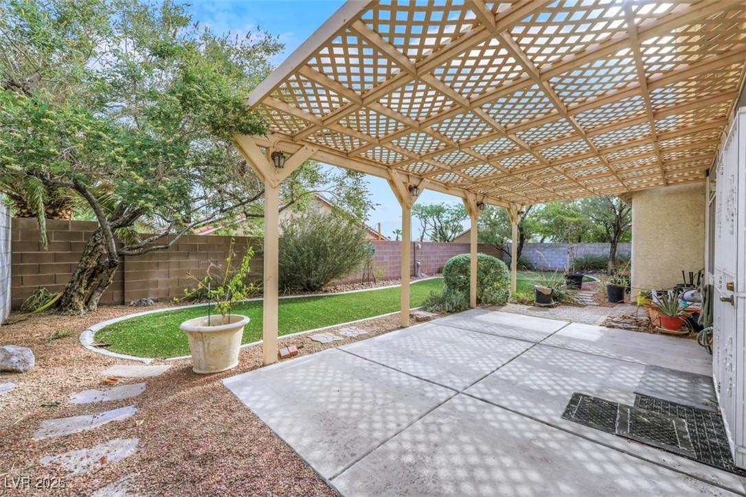 1078 Broomfield Drive Property Photo 1