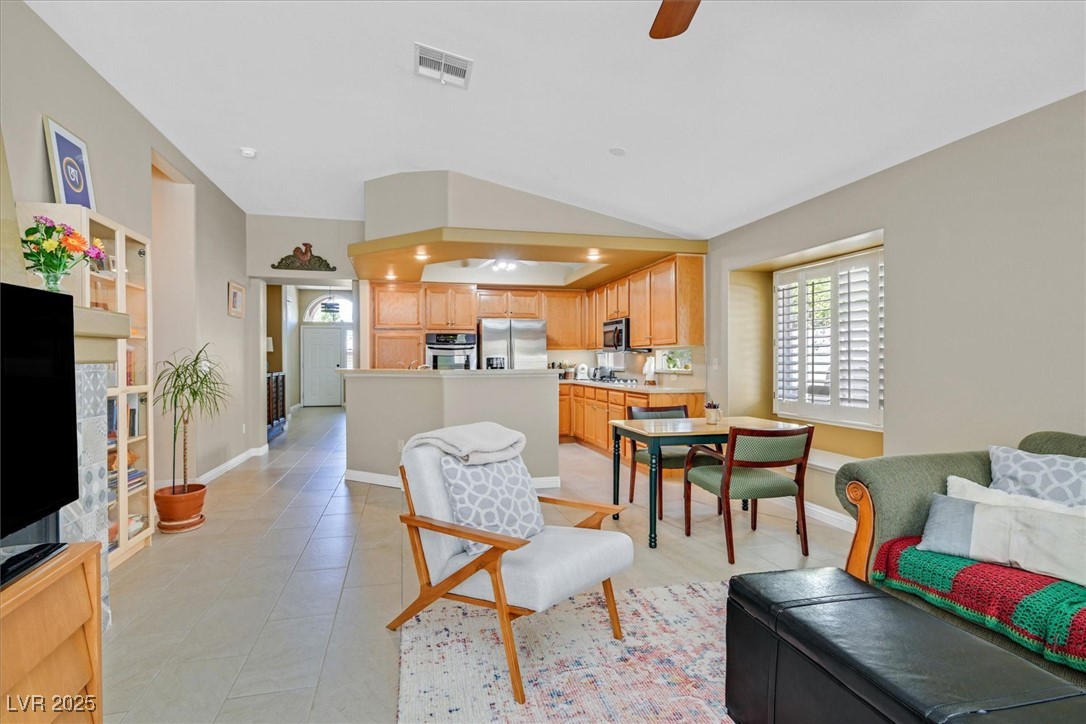 9513 Mountainair Avenue Property Photo 15