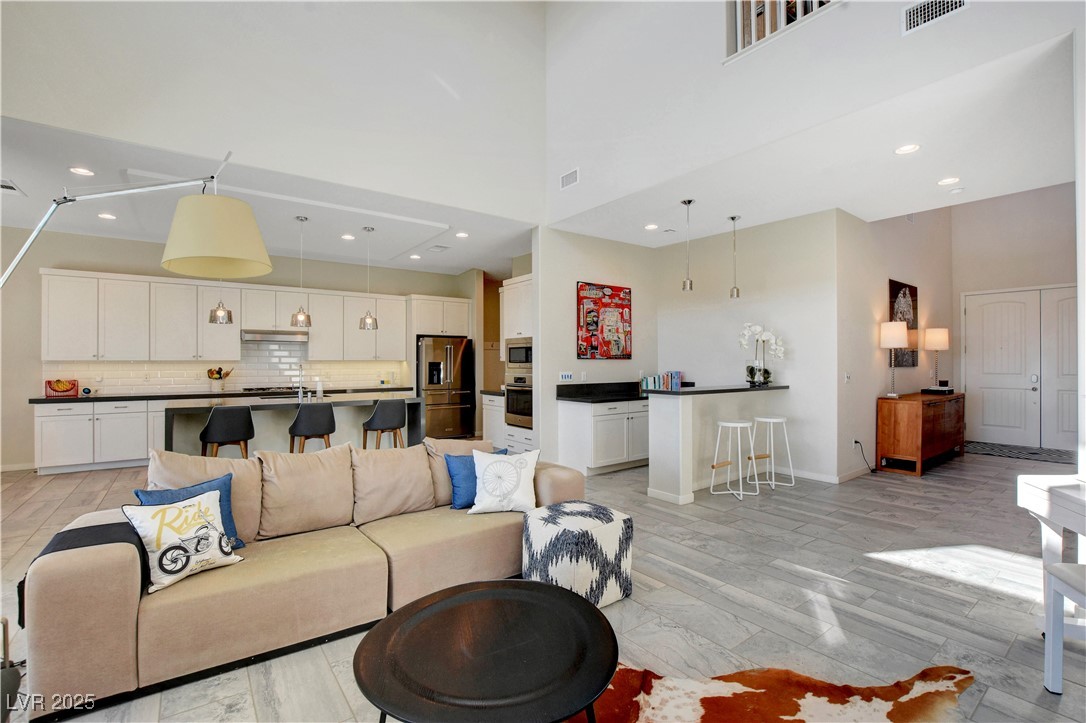 116 Tarragona Breeze Avenue Property Photo 7