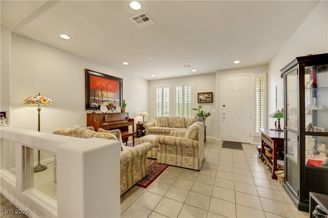8176 Duncan Peak Court Property Photo 4
