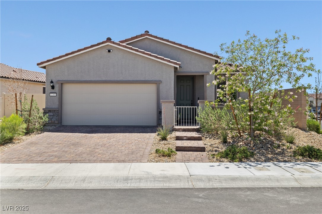 2211 Taylor Ranch Avenue Property Photo 1