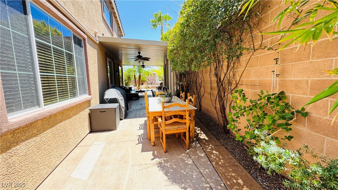 55 Crescent Palm Court Property Photo 79
