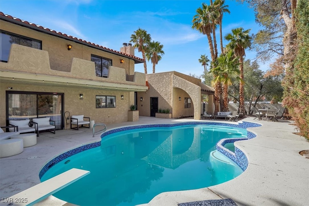 5102 Tennis Court Property Photo 1