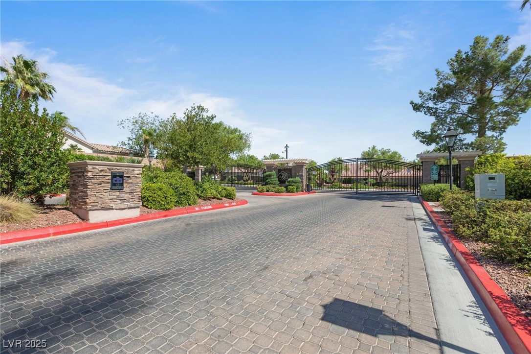 10596 Refugio Street Property Photo