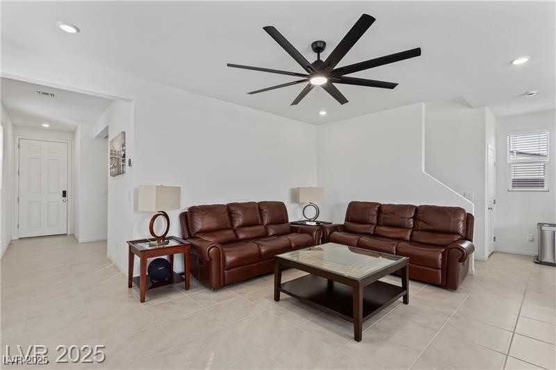 10106 Queens Pearl Street Property Photo 4