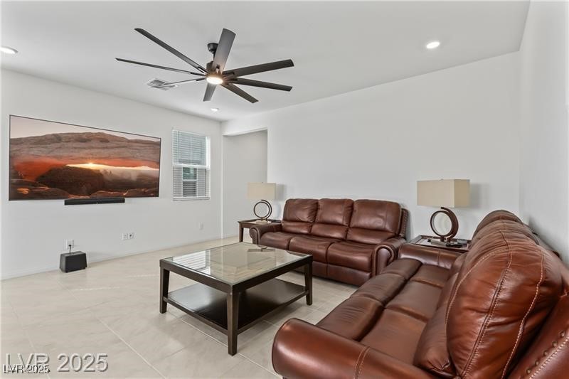 10106 Queens Pearl Street Property Photo 5