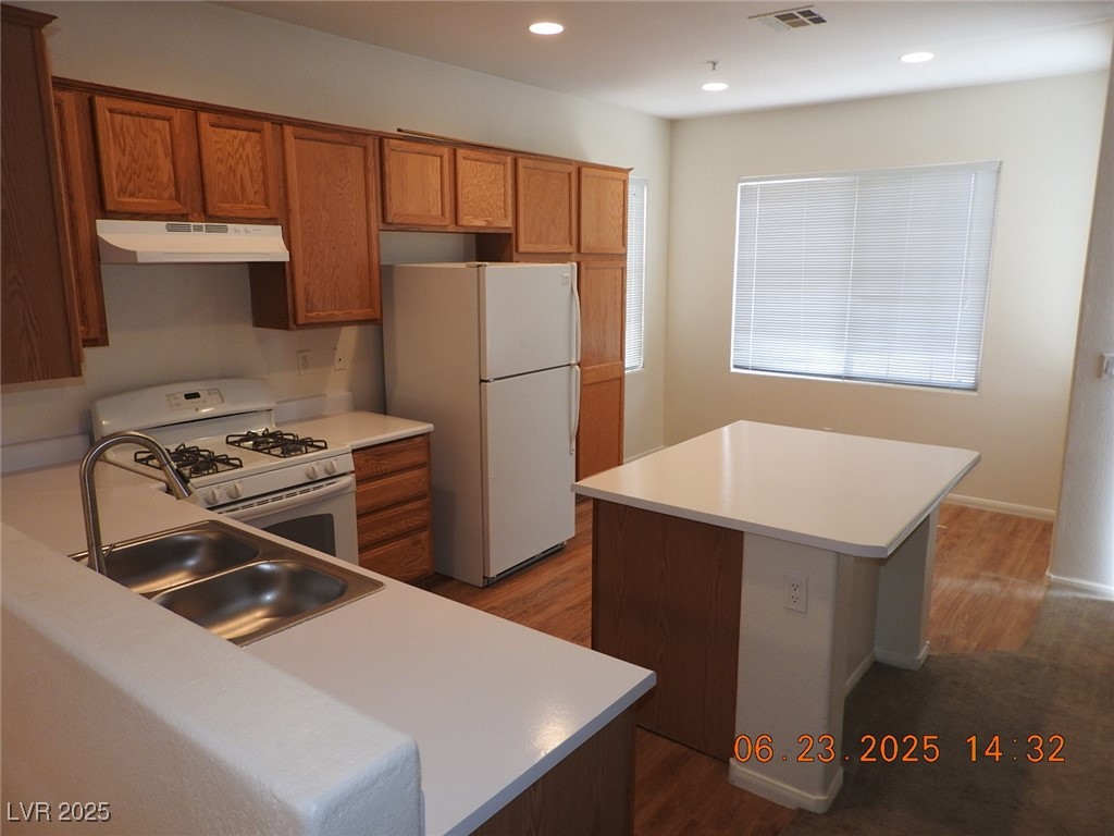 707 Sea Harbor Court Property Photo 8