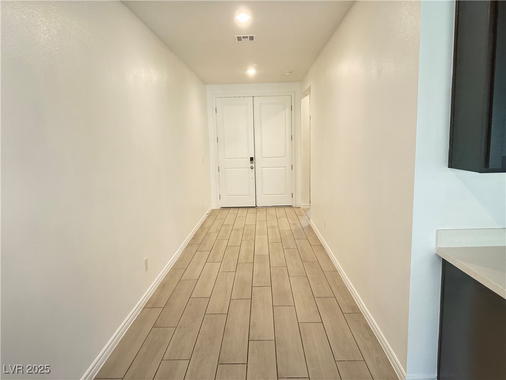 9565 Camelback Creek Drive Property Photo 2